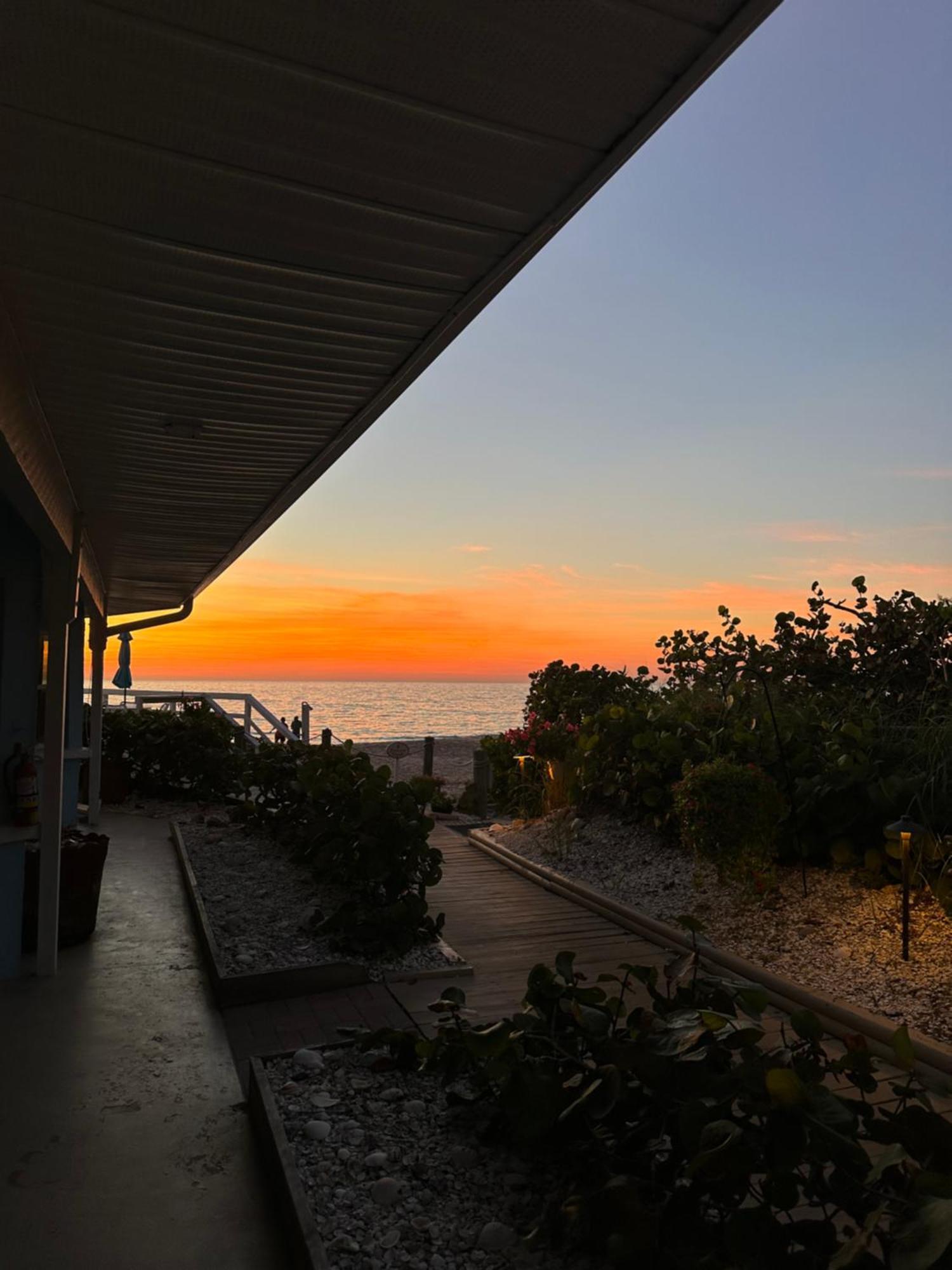 אנגלווד Pearl Beach Inn מראה חיצוני תמונה
