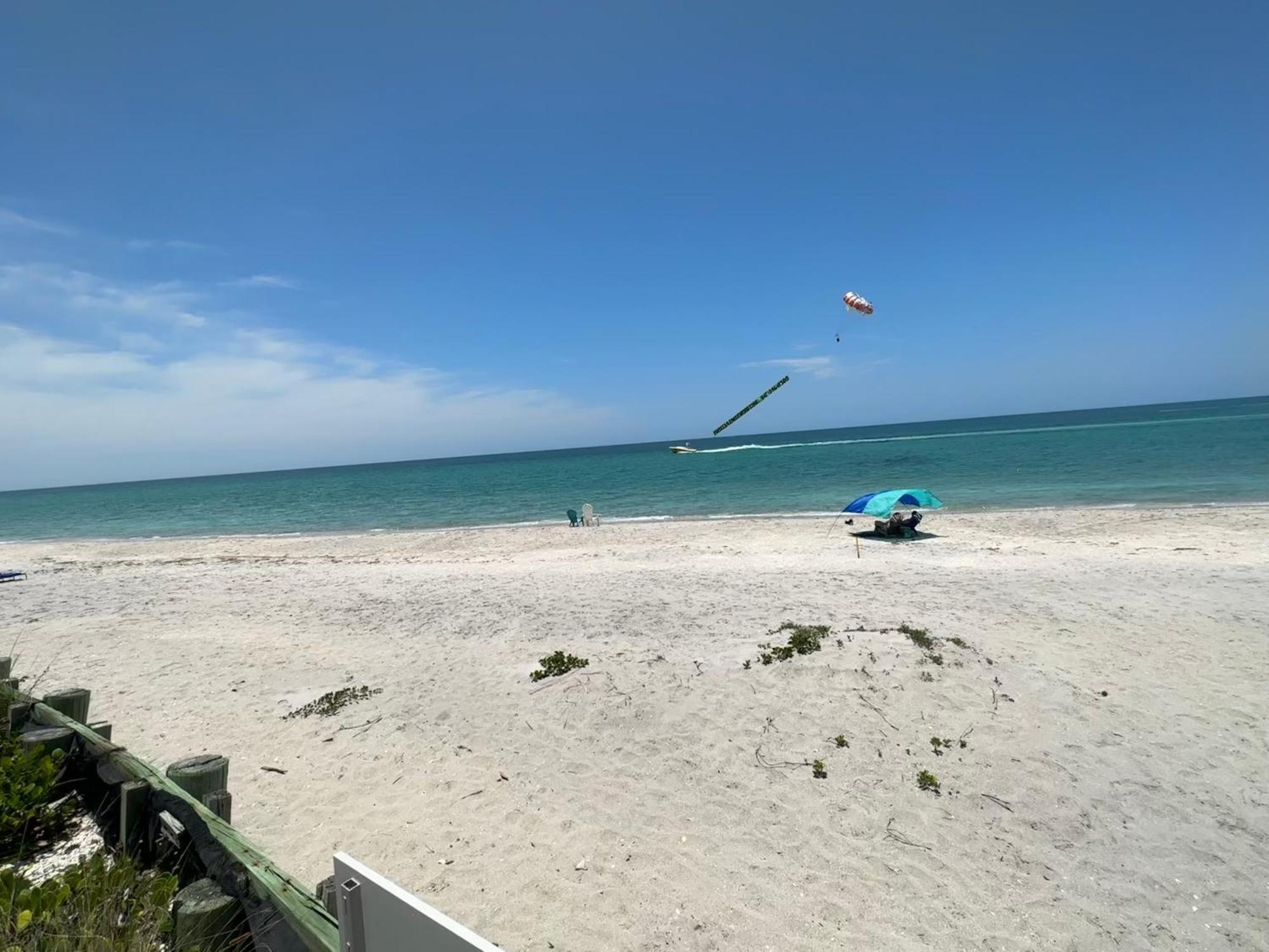 אנגלווד Pearl Beach Inn מראה חיצוני תמונה