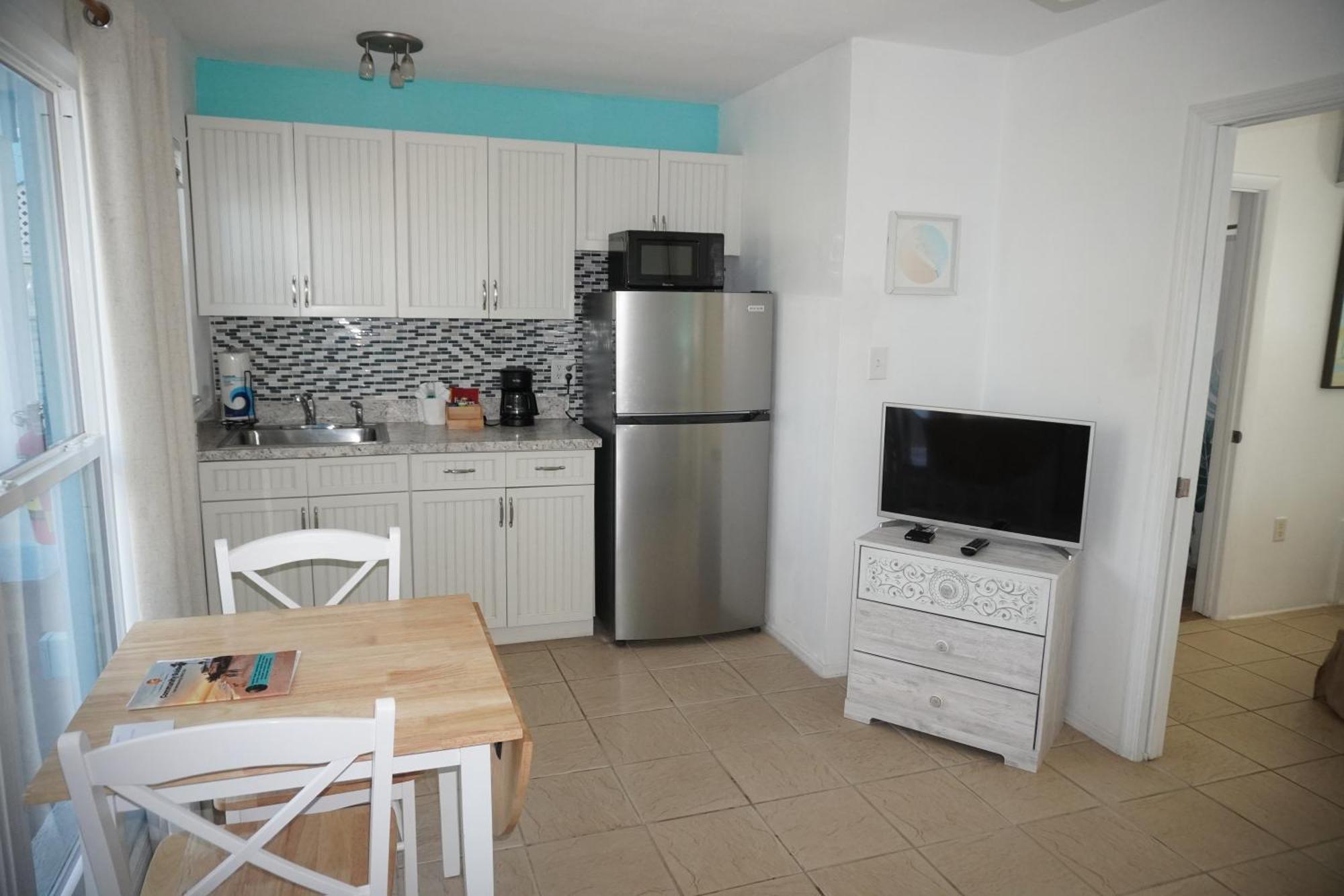 אנגלווד Pearl Beach Inn מראה חיצוני תמונה