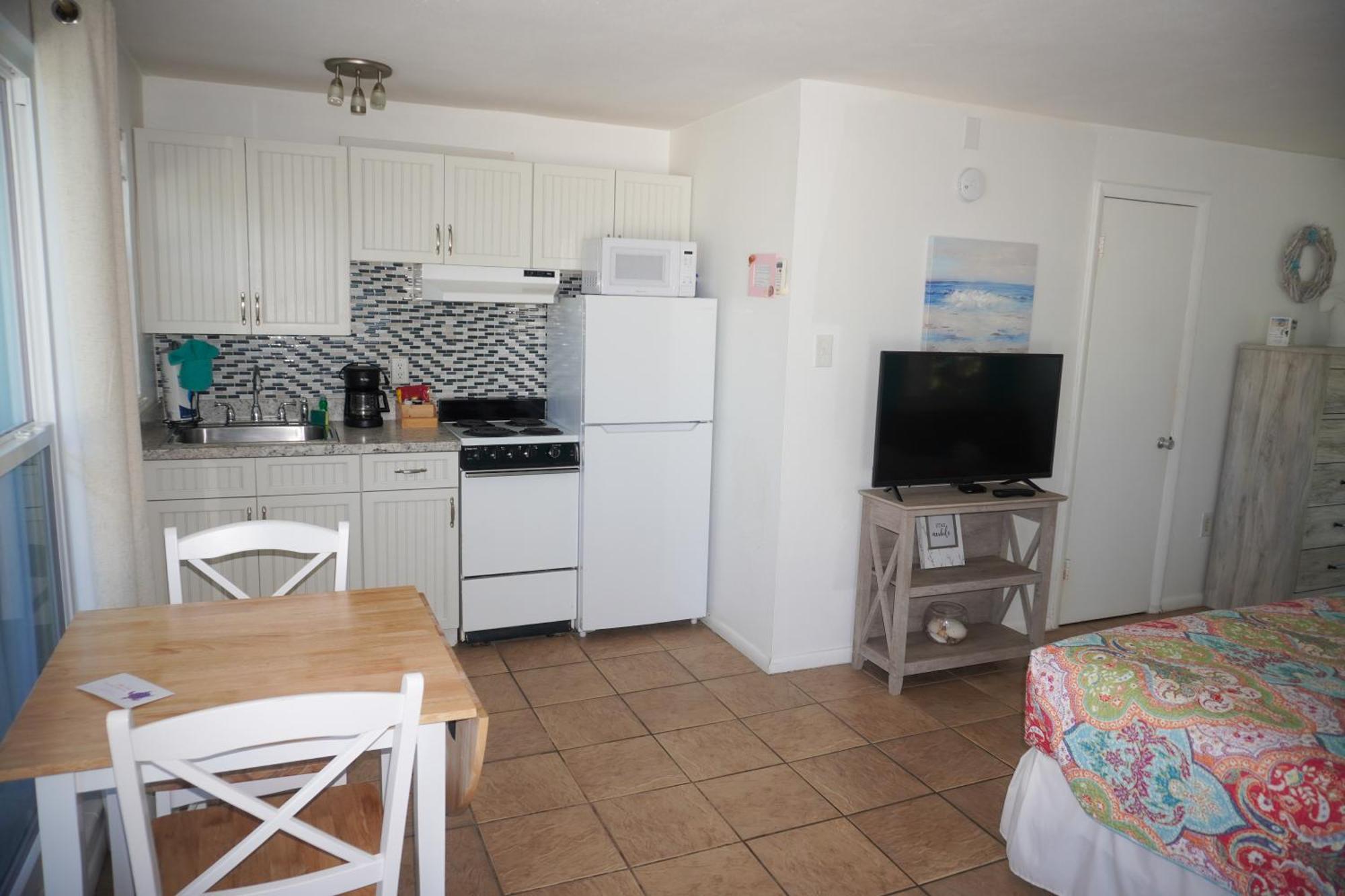 אנגלווד Pearl Beach Inn מראה חיצוני תמונה