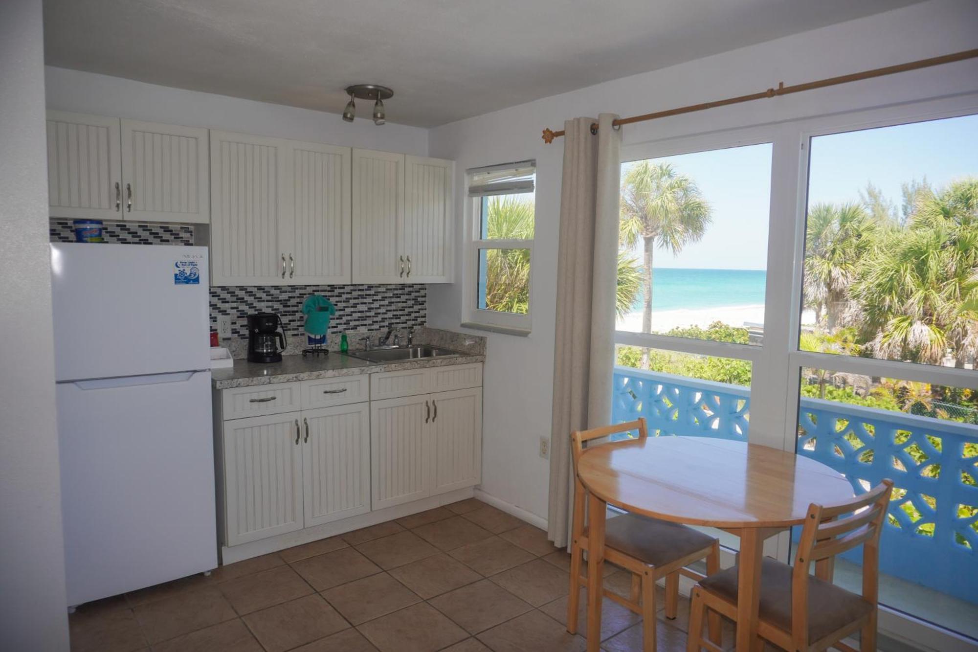 אנגלווד Pearl Beach Inn מראה חיצוני תמונה